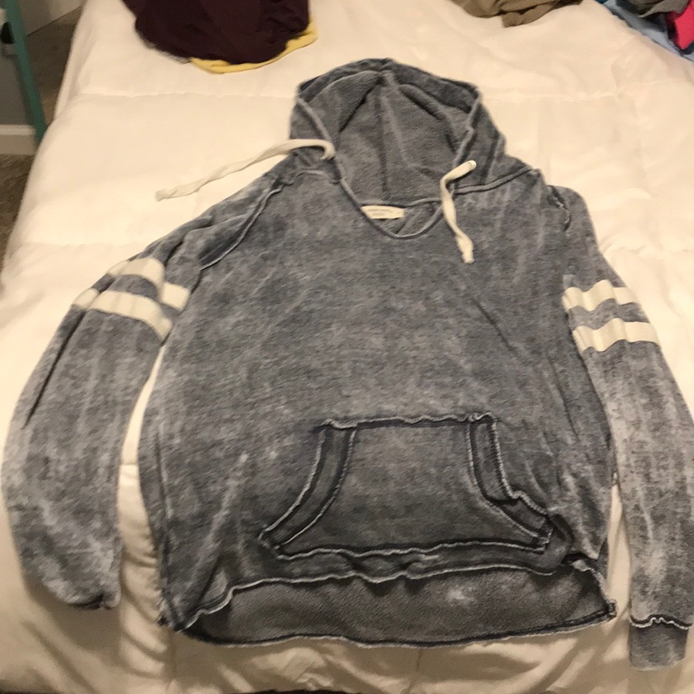 sweat shirt